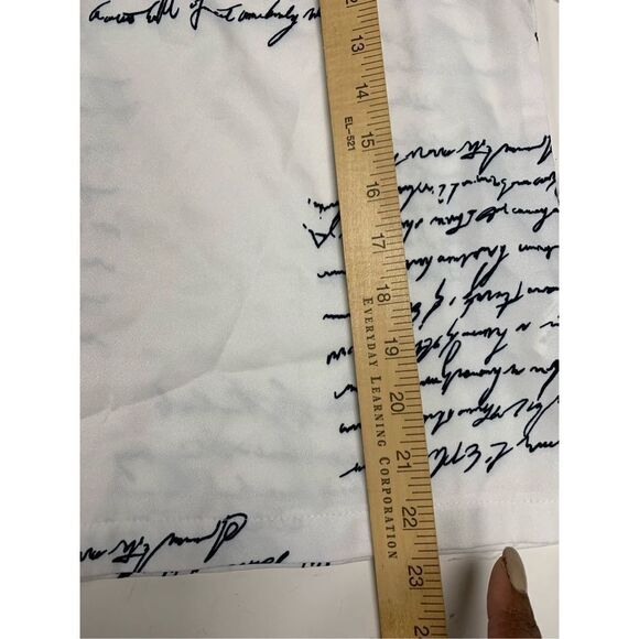 Newsprint Blouse - Picture 7 of 8